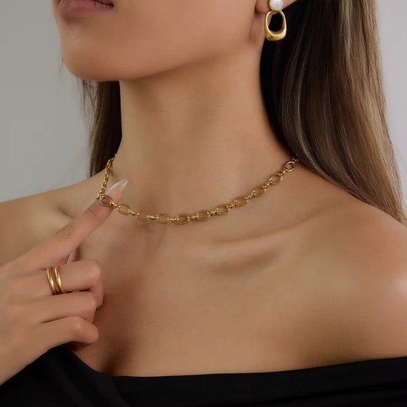 18K Gold Plated Chain Necklace - Picture 2 of 6